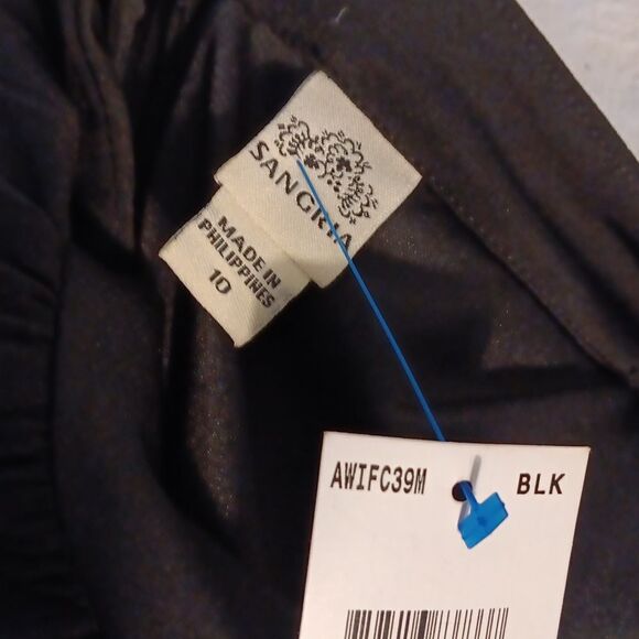 Sangria Elegant Black Sleeveless Dress - Picture 9 of 9